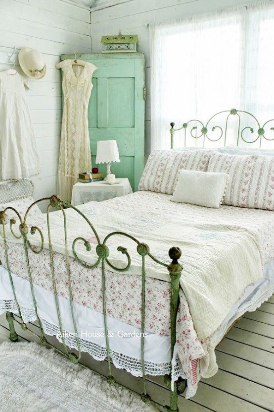 vintage wardrobe is perfect for a shabby chic bedroom vintage-wardrobe-is-perfect-for-a-shabby-chic-bedroom-5878678